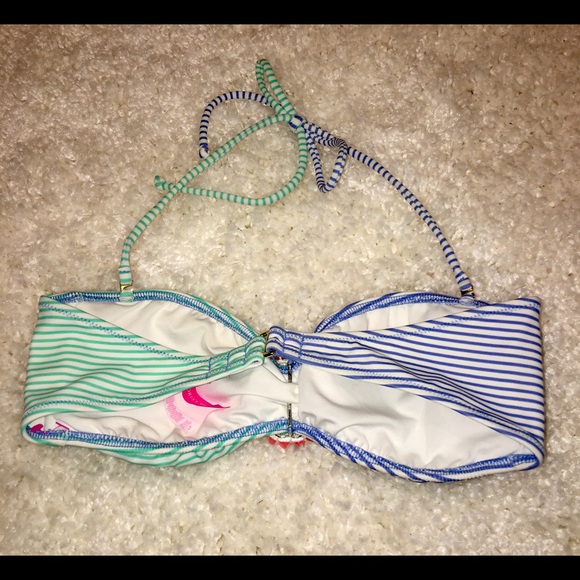 HP #149🎉🎉Gorgeous V Secret bikini top sz s/p - Picture 3 of 7